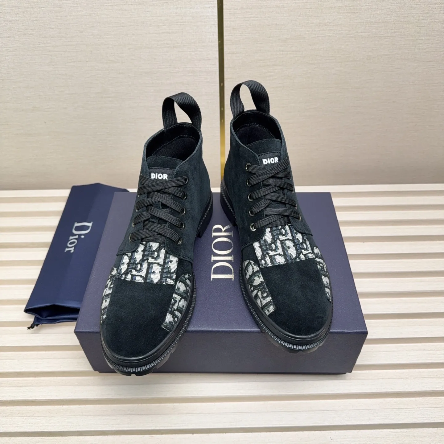 Men's Shoes 💰440 Dior A practical choice that combines protection with classic style. Made from durable Rugged Calf leather, it's tumbled and hand-finished to create a soft suede feel with a rich texture. Elastic side panels and subtle cutouts are inspired by the classic Chelsea boot. Leather upper and lining with Kummel tabs at front and rear, rubber outsole
